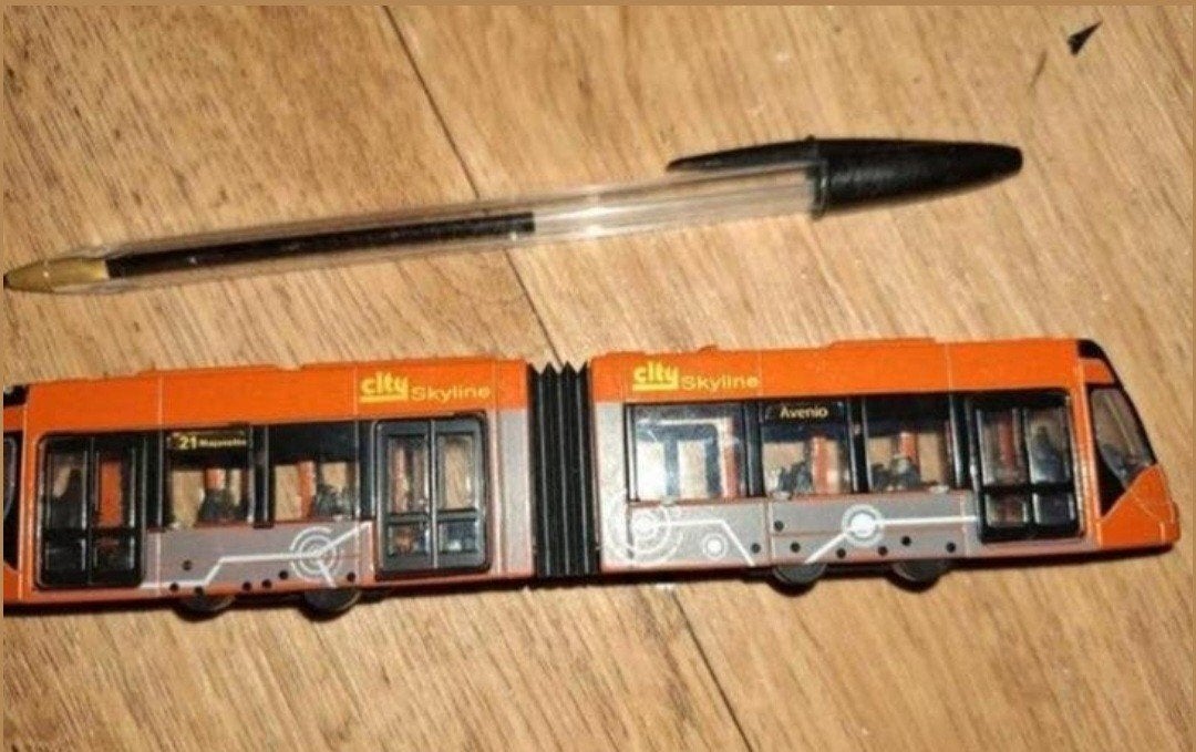 City Skyline Tram Schaalmodel - Oranje, Ophalen of Verzenden, Zo goed als nieuw, Tram, Schaalmodel