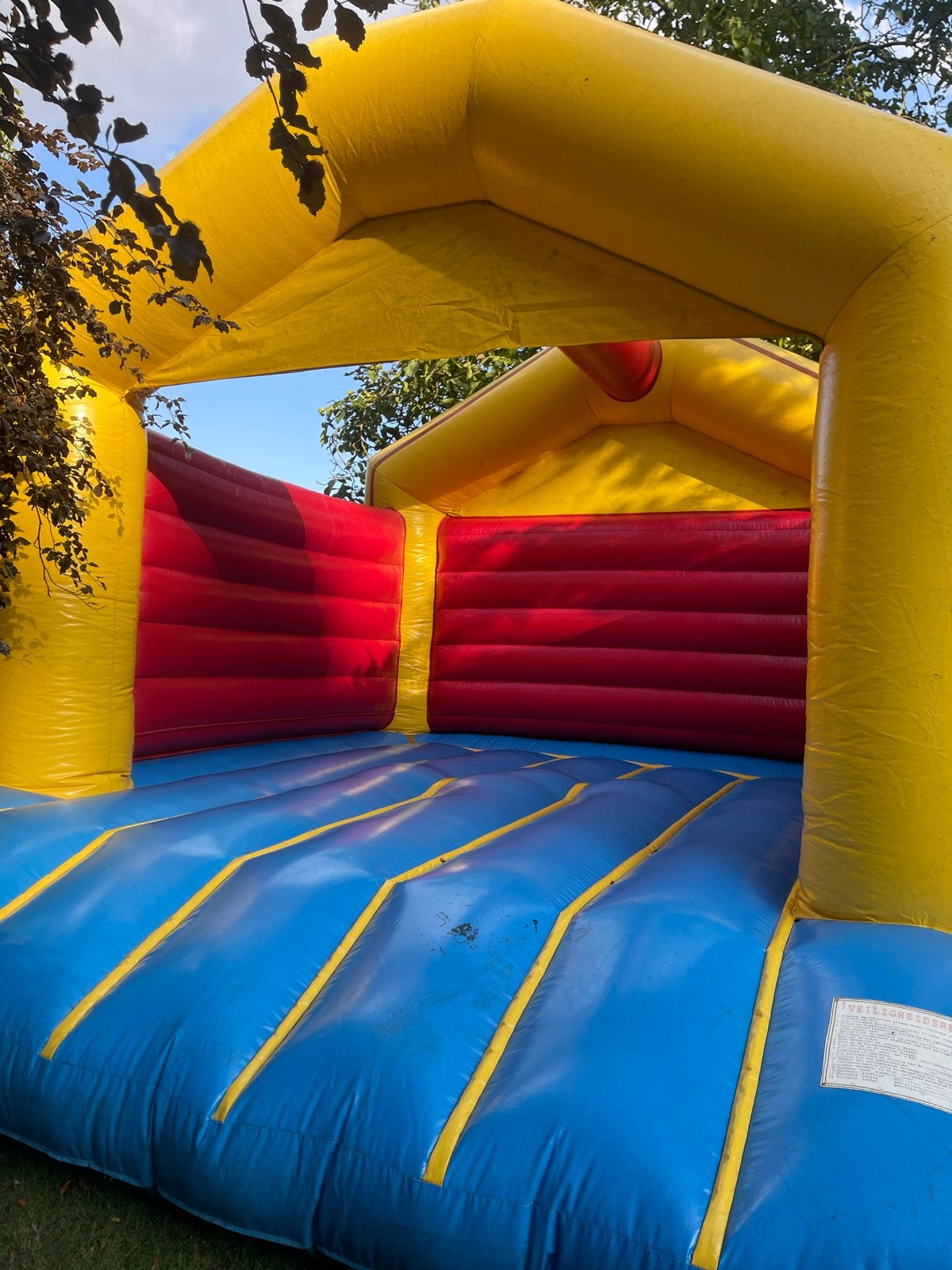 Groot springkussen 5x6m met gebruikerssporen te koop, Ophalen, Gebruikt