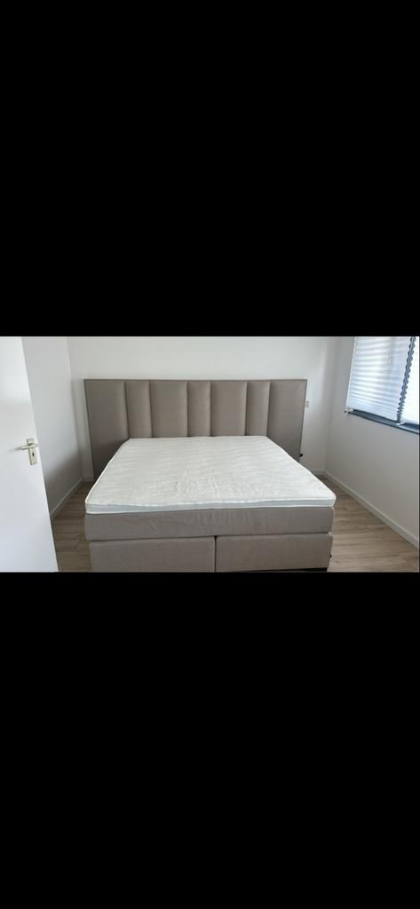 ATLAS Tweepersoonsbed 180x200 - 1 jaar gebruikt, Beige, Tweepersoons, Ophalen of Verzenden, Zo goed als nieuw