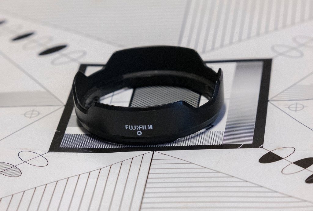 Fujifilm zonnekap, Ophalen of Verzenden, Zo goed als nieuw, Fujifilm, Toebehoren