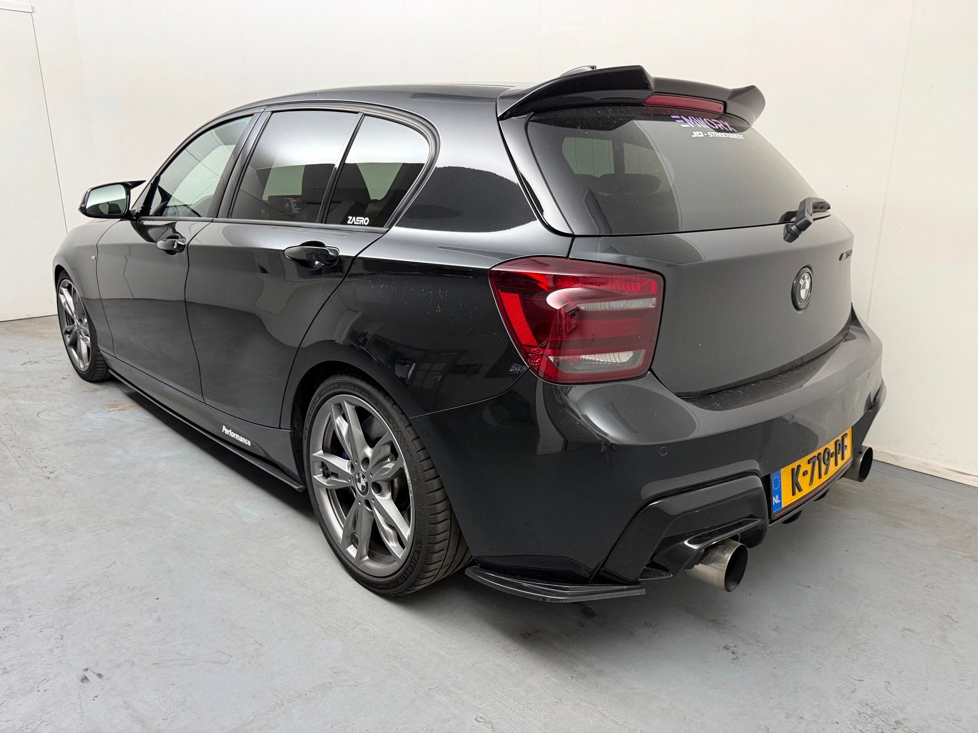 BMW 1-serie M135i xDrive High Executive # 420 PK # Remus uit, Euro 5, Gebruikt, 320 pk, Zwart