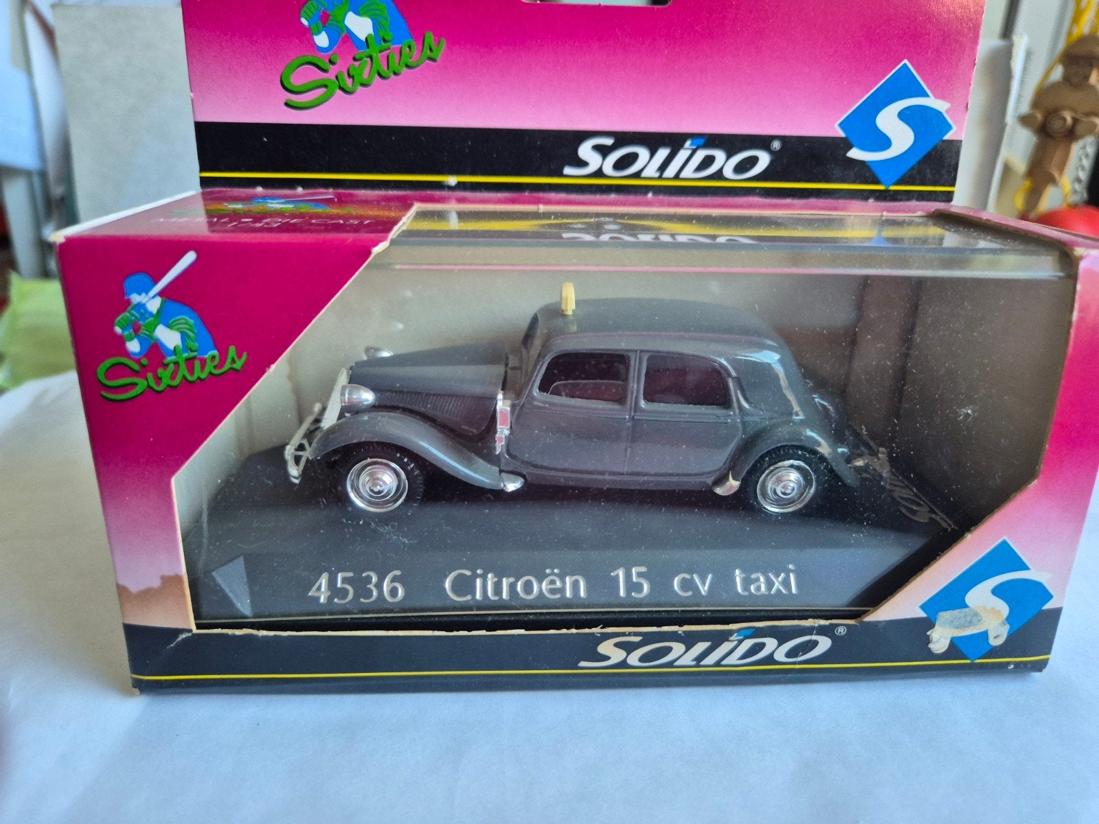 Solido Citroën 15 CV Taxi schaal 1/43, Hobby en Vrije tijd, Ophalen of Verzenden, Nieuw, Auto