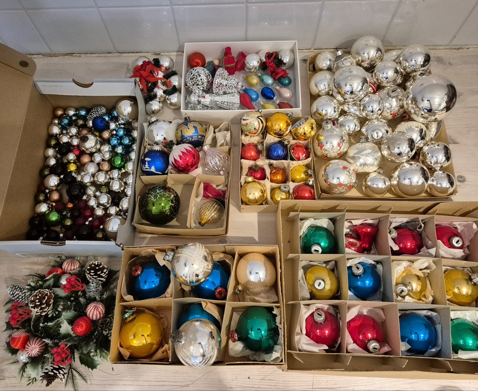 Oude kersballen, Ophalen