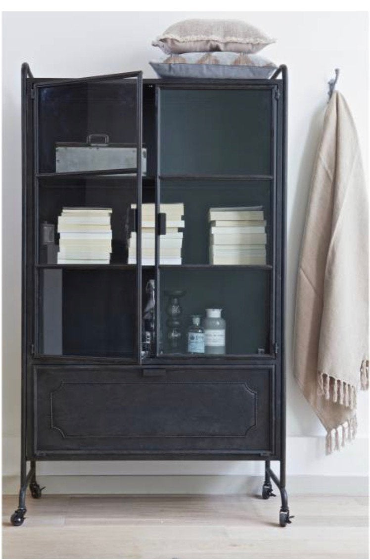 BePureHome vitrinekast zgan, Huis en Inrichting, Kasten | Buffetkasten, Zo goed als nieuw, 150 tot 200 cm, 50 tot 100 cm, 25 tot 50 cm