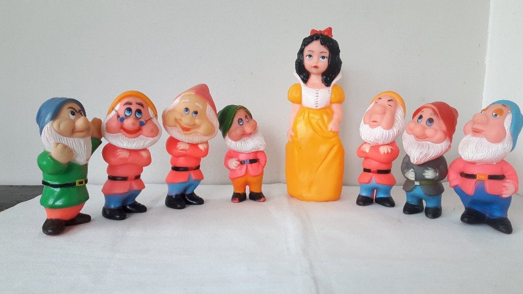 Pieppoppen Sneeuwwitje en de 7 dwergen., Verzamelen, Ophalen of Verzenden, Sneeuwwitje of Doornroosje, Zo goed als nieuw, Beeldje of Figuurtje
