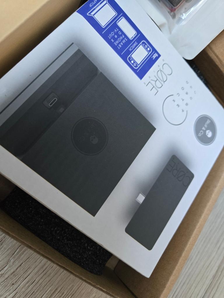 Skull & co Core - Nintendo Switch dock, Ophalen of Verzenden, Zo goed als nieuw, Zonder controller, Switch Original