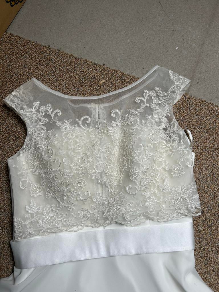 Korte Trouwjurk Bianco Evento Maat 46/XXXL met Kanten Hemdje, Kleding | Dames, Trouwkleding en Trouwaccessoires, Ophalen, Gedragen