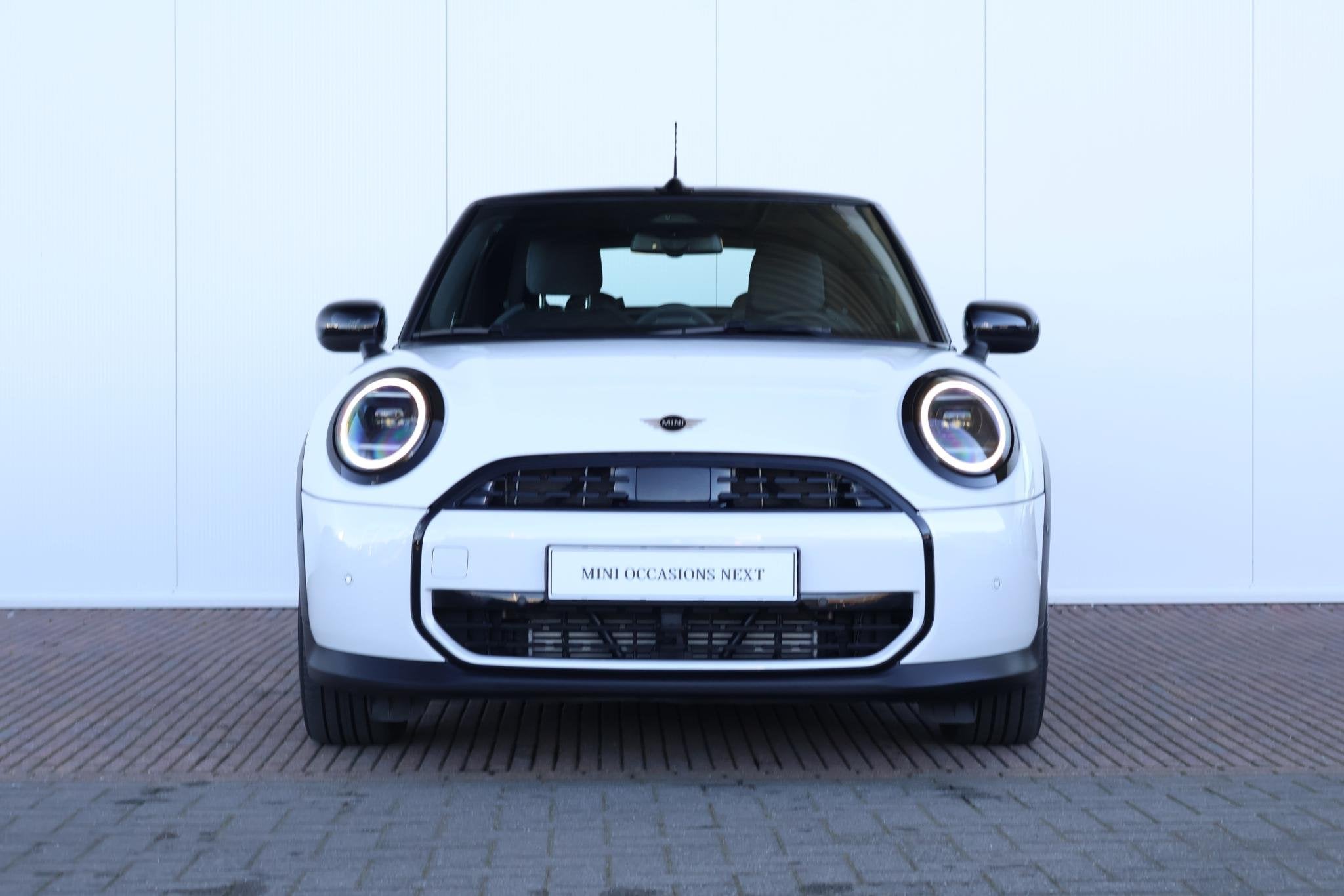 MINI Cabrio Cooper C Classic M Comfort Acces / Stuurwielverw, 1998 cc, 15 km/l, Gebruikt, 4 stoelen