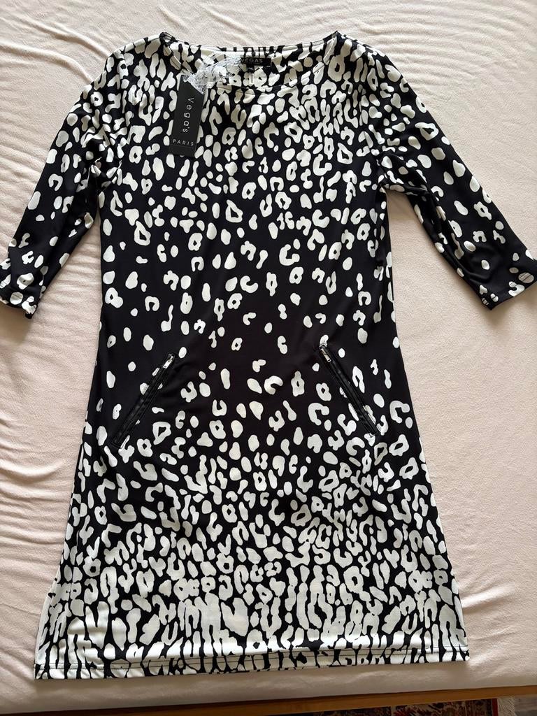 Nieuwe zwart/wit jurk met luipaardprint - Vegas Collection, Ophalen of Verzenden, Nieuw, Maat 38/40 (M), Zwart