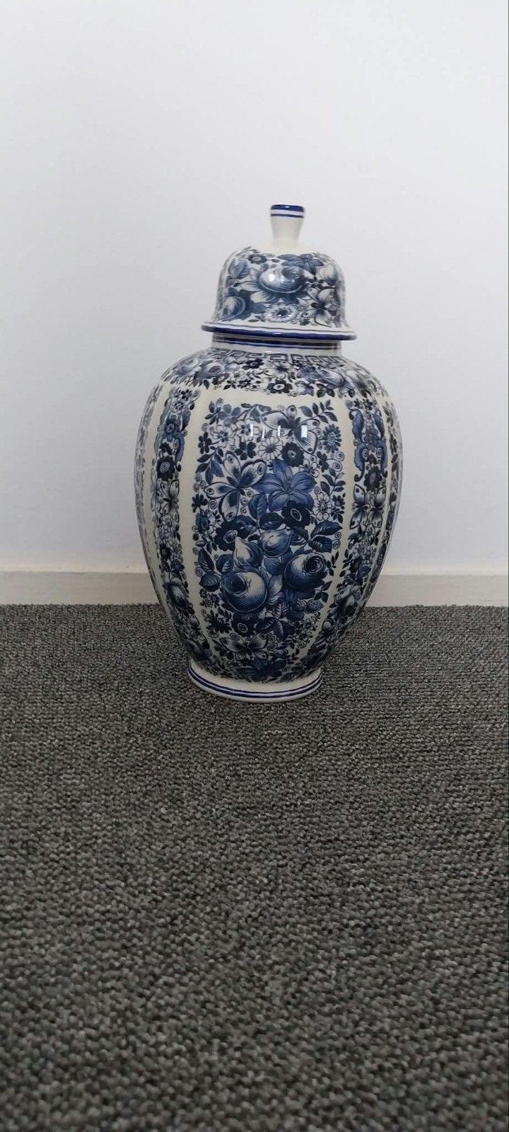 Grote Delfts Blauwe Vaas met Deksel - Bloemenpatroon, Antiek en Kunst, Ophalen