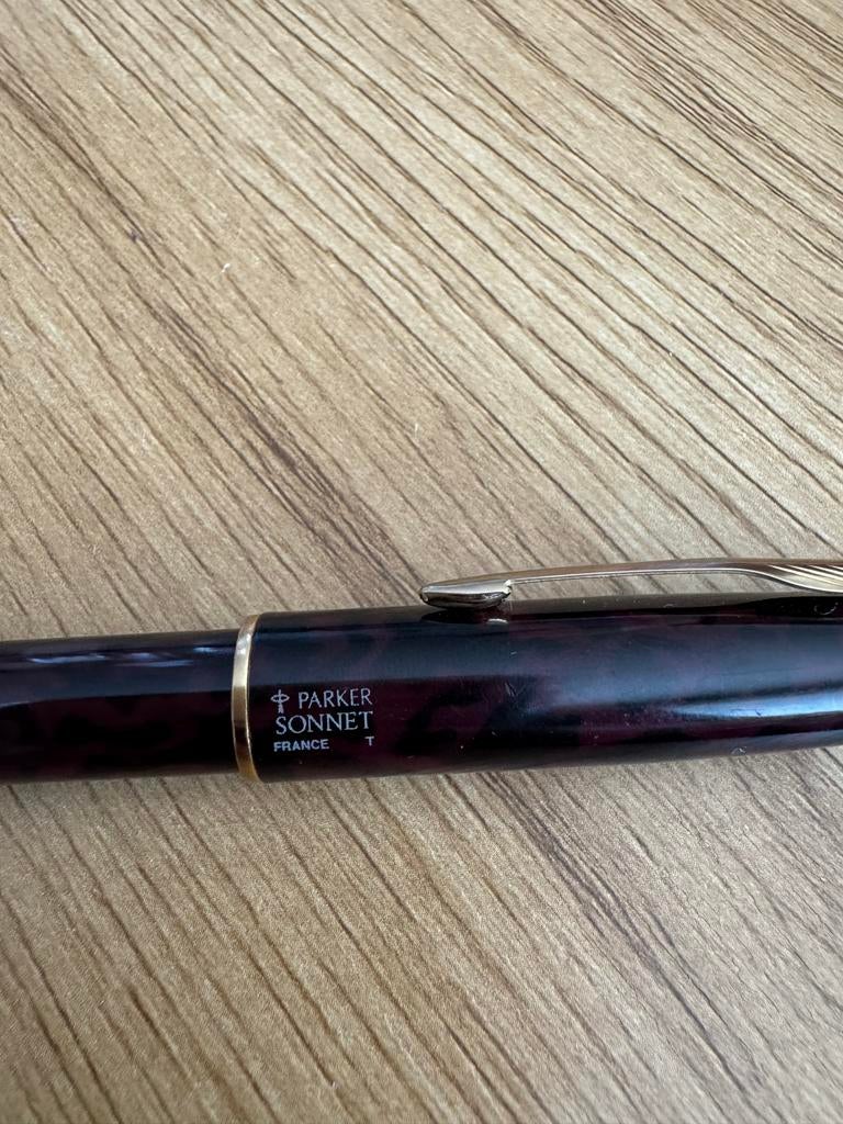 Parker Sonnet Vulpen - Elegant en Tijdloos Schrijfplezier, Verzamelen, Pennenverzamelingen, Ophalen of Verzenden, Zo goed als nieuw