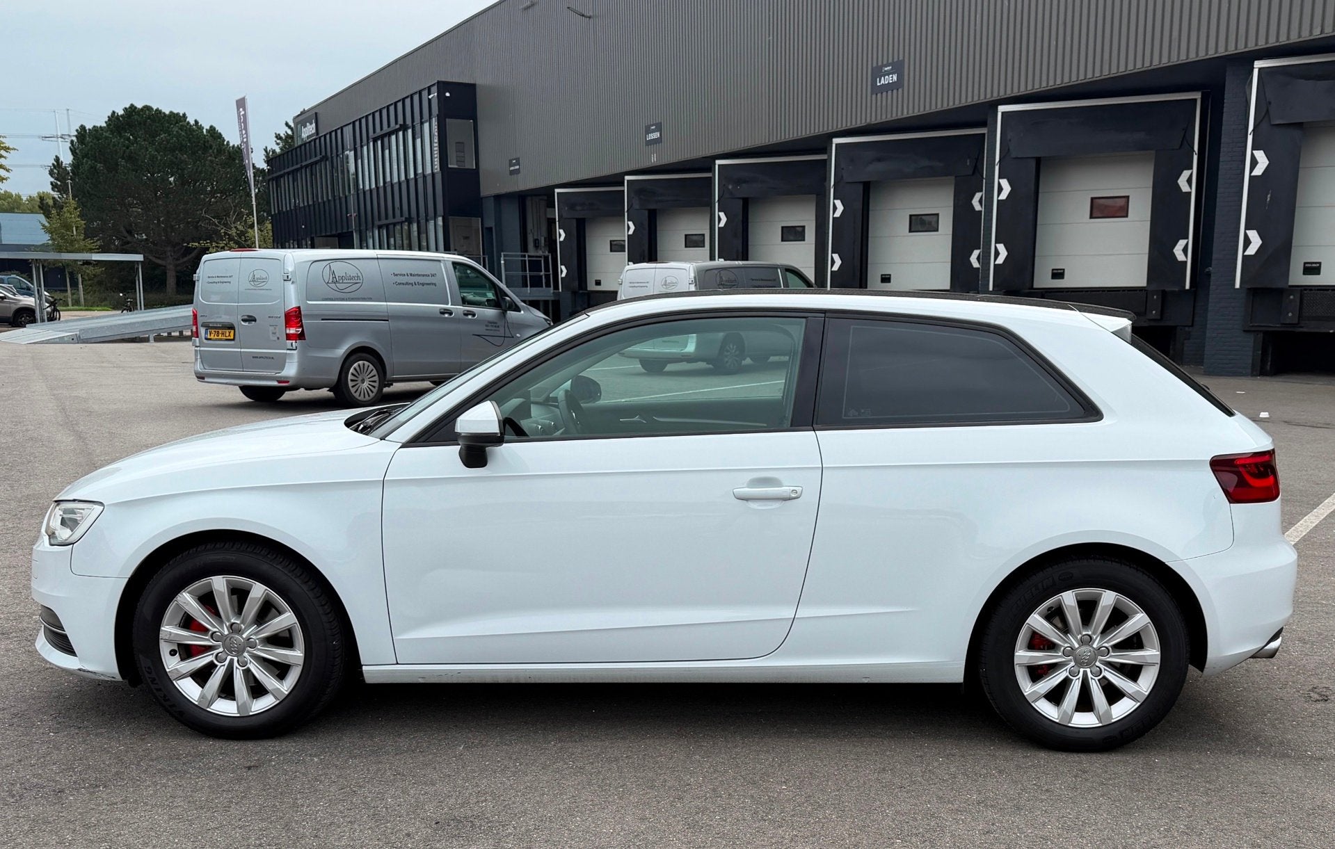 Audi A3 1.4 TFSI Attraction LAGEKM! CLIMA/STOELVERWARMING/LM, Voorwielaandrijving, Euro 5, Gebruikt, Zwart