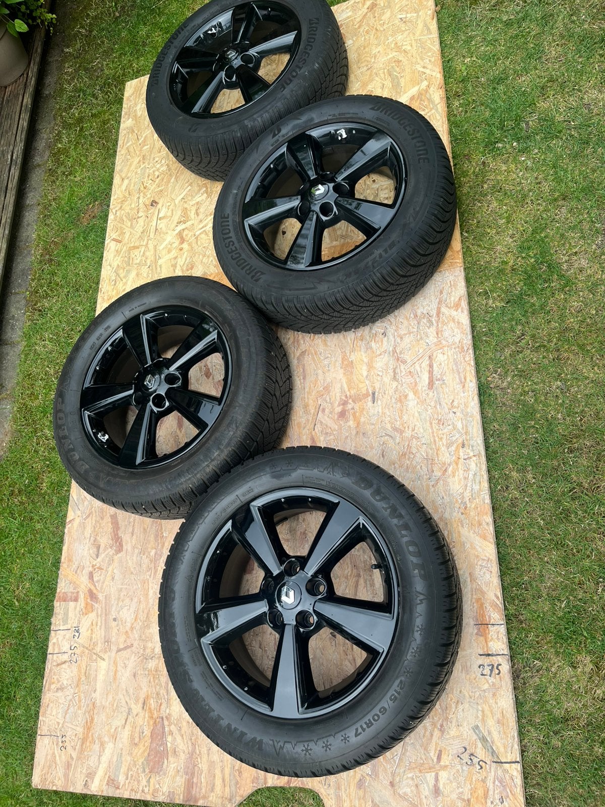 Mooie velgen 17 inch met winterbanden 215-60-17, Auto-onderdelen, Banden en Velgen, Ophalen, 215 mm, Velg(en), 17 inch