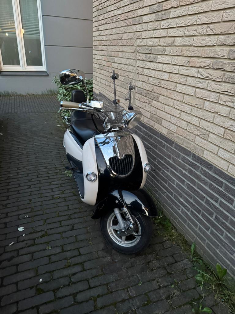 ZNEN Retro Scooter (onderdelen/opknapper), Fietsen en Brommers, Scooters | Overige merken, Ophalen, Gebruikt, Benzine
