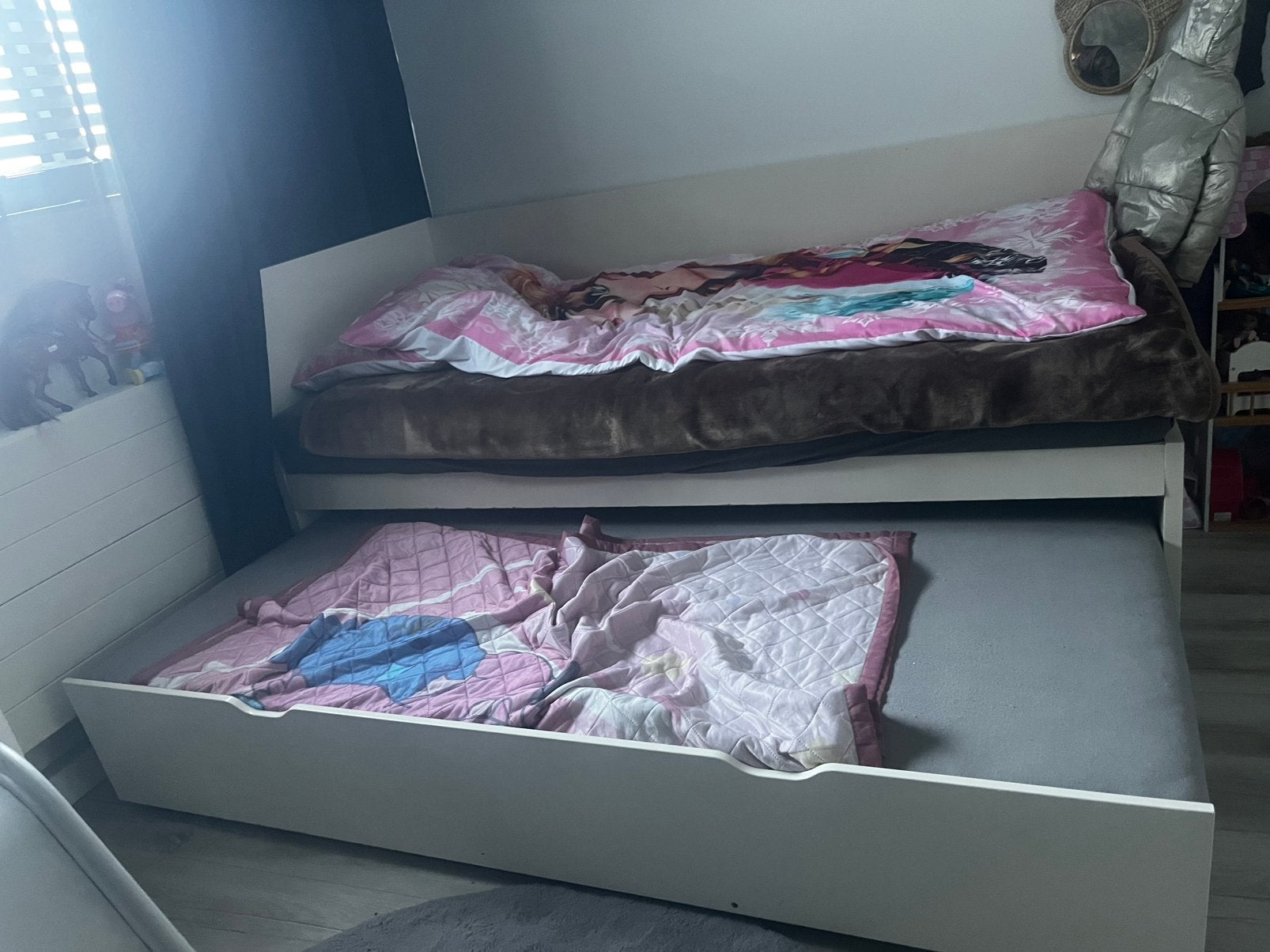 Uitscchuifbare bed, Huis en Inrichting, Slaapkamer | Bedden, Ophalen, Gebruikt, 90 cm, Wit