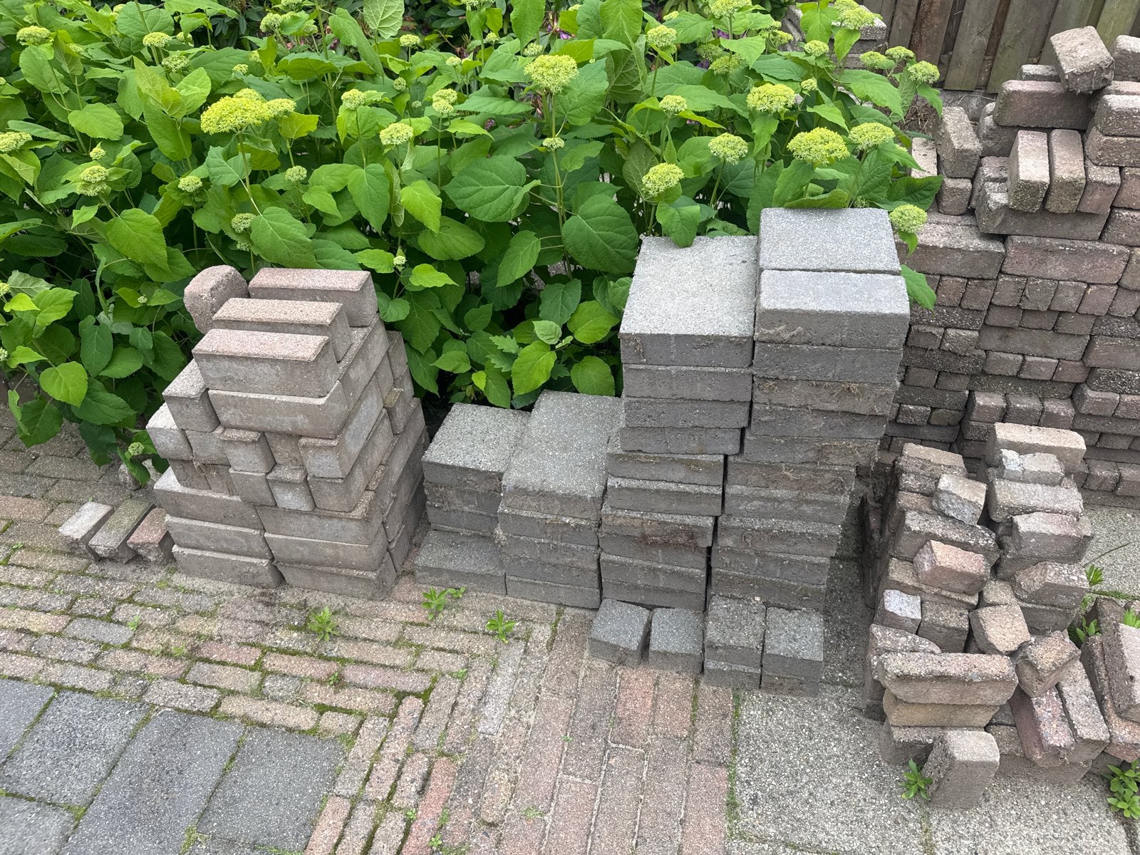 Diverse partij gebruikte klinkers en terrastegels, Tuin en Terras, Tegels en Klinkers, Ophalen, Gebruikt, Klinkers, Minder dan 5 m²