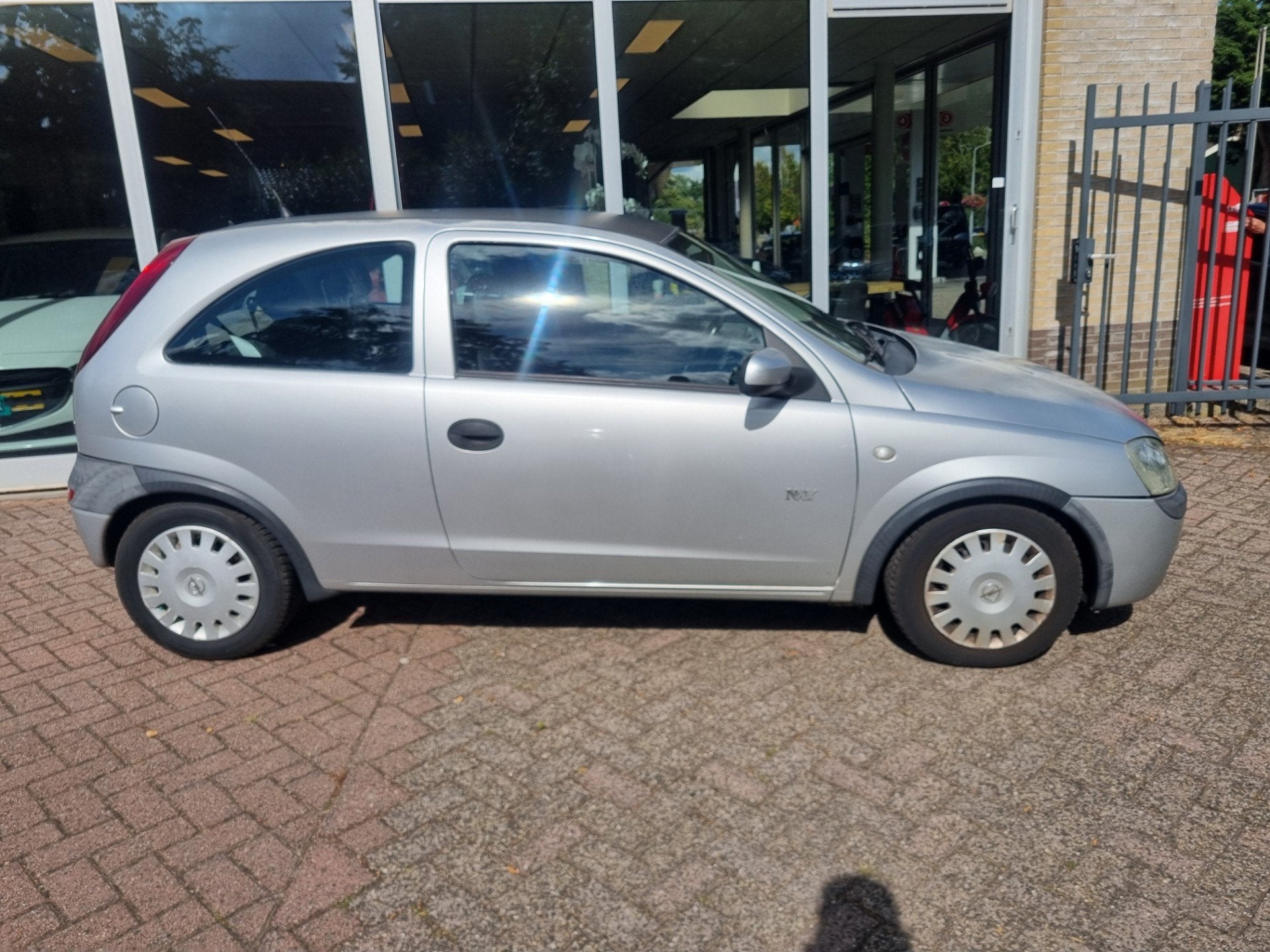Opel Corsa 1.4-16V Njoy automaat, Auto's, 450 kg, 4 cilinders, 1389 cc, Origineel Nederlands