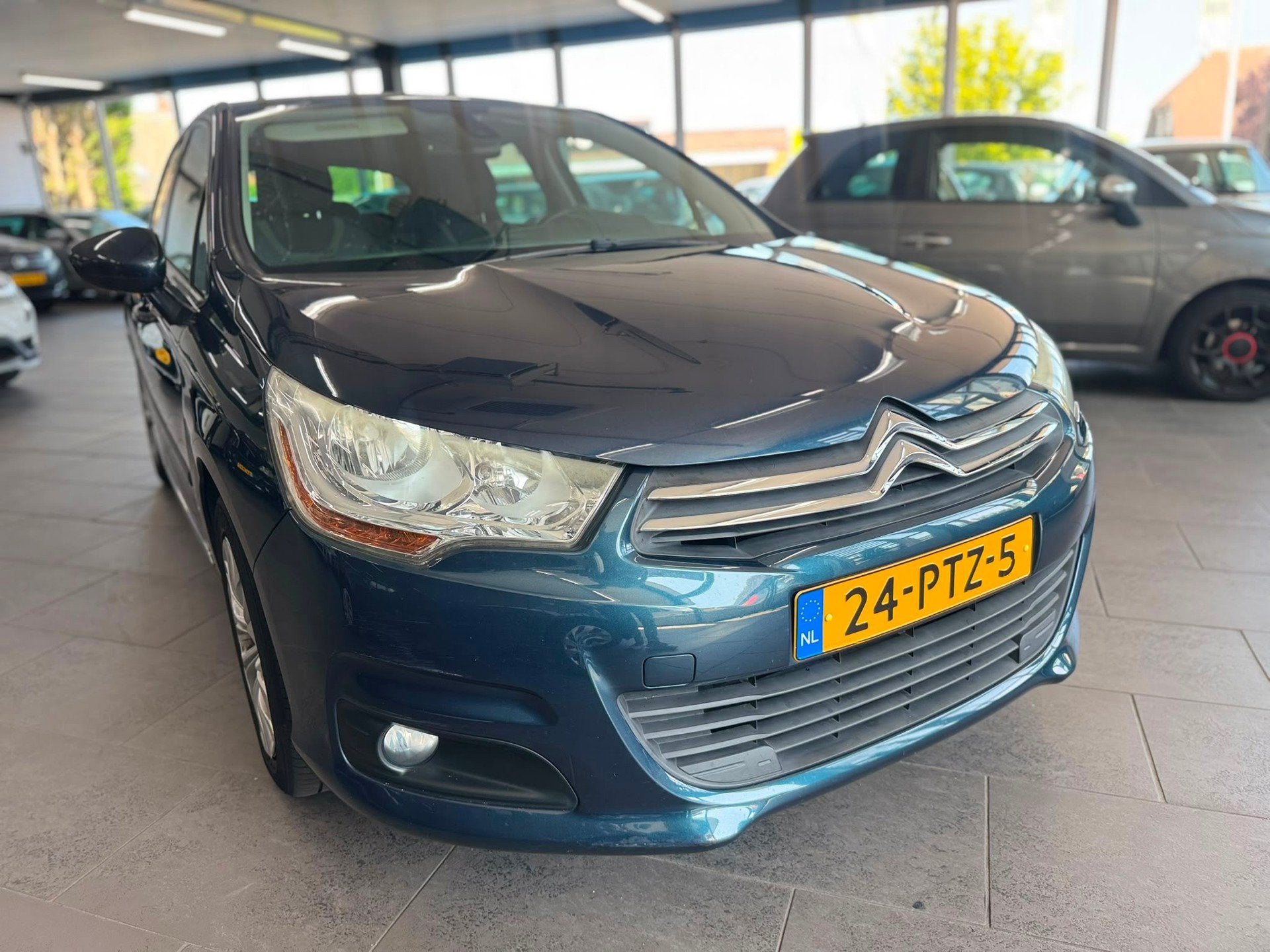 Citroen C4 1.6 VTi Tendance automaat navigatie climate Contr, Euro 5, Zwart, 4 cilinders, Blauw