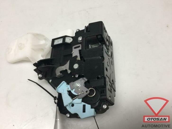 vw golf 5 deurslot slotmechaniek rechts voor 3d1837016ar, Gebruikt, Volkswagen, Volkswagen AG, Vw@volkswagen.de