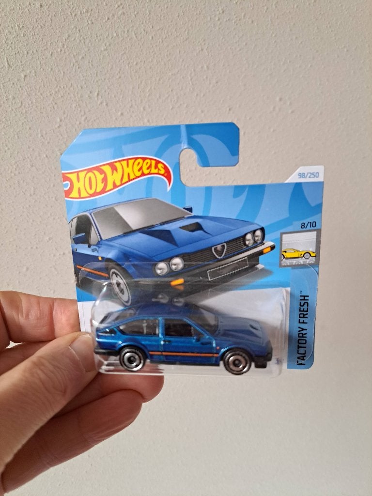 Hot Wheels Alfa Romeo GTV6 3.0 - 2024-098, Ophalen of Verzenden, Nieuw, Auto