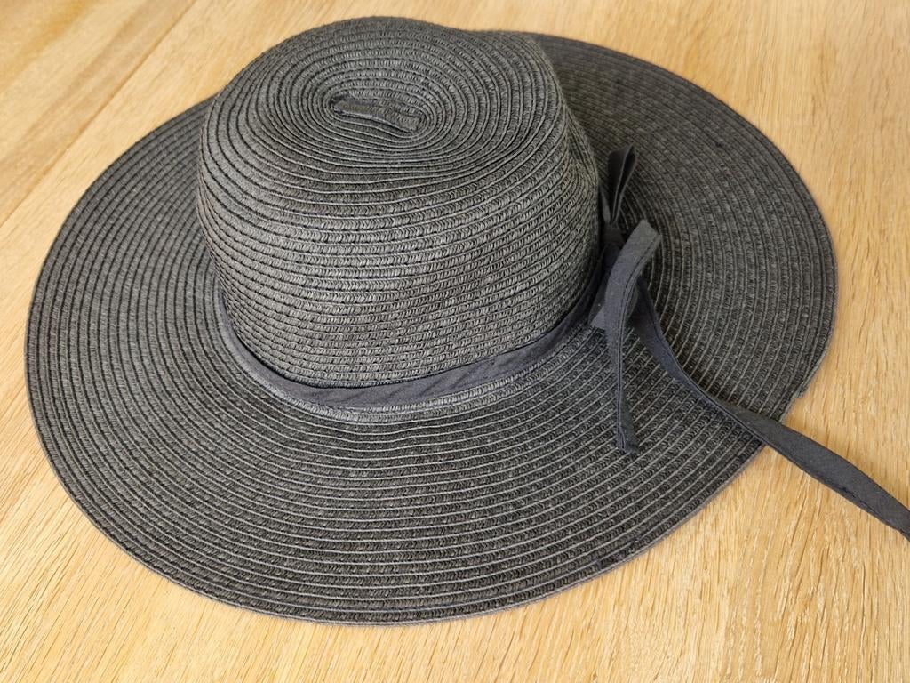 Zonnehoed antraciet met brede rand, Kleding | Dames, Hoeden en Petten, Ophalen of Verzenden, Zo goed als nieuw, One size fits all