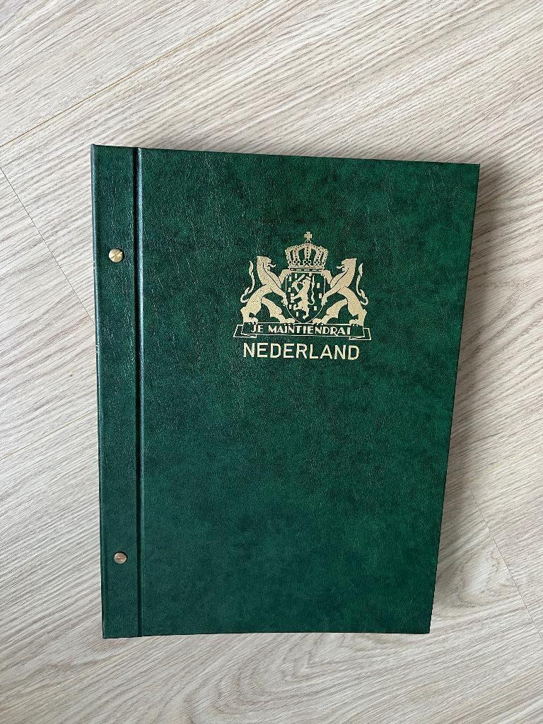 Eerstedagenveloppen (Enkhuizen) 26x FDC in mooi album, Ophalen, Onbeschreven, Nederland