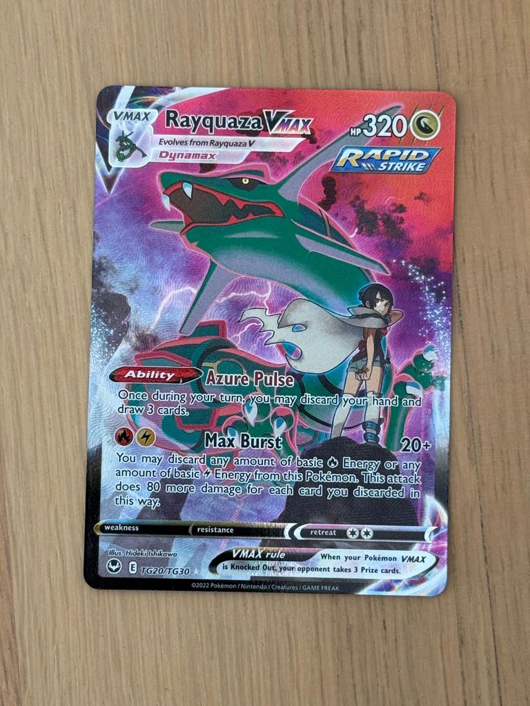 Rayquaza VMAX, Hobby en Vrije tijd, Verzamelkaartspellen | Pokémon, Ophalen, Zo goed als nieuw