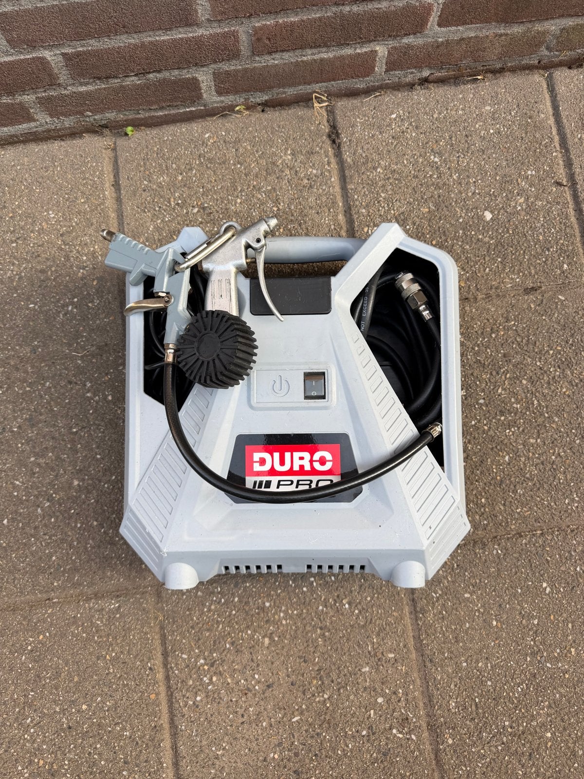 Duro Pro Draagbare Compressor CQB180D-1/1667, Doe-het-zelf en Verbouw, Compressors, Gebruikt, 6 tot 10 bar, Ophalen of Verzenden