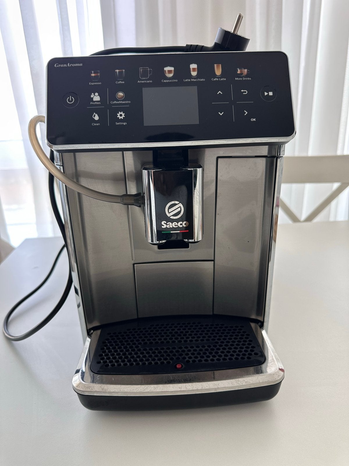 Saeco GranAroma Volautomatisc Koffiemachine, Afneembaar waterreservoir, Espresso apparaat, 10 kopjes of meer, Zo goed als nieuw