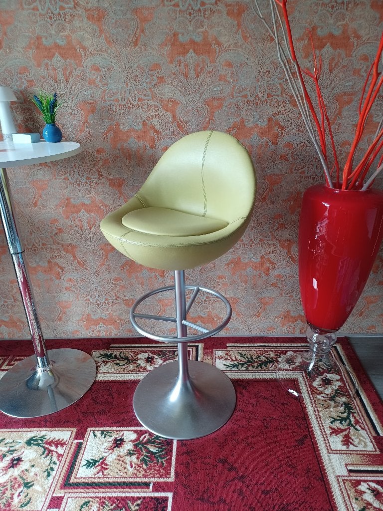 2 mooie luxe design barkrukken kuipstoel model, Ophalen, 60 tot 90 cm, Leer, Zo goed als nieuw