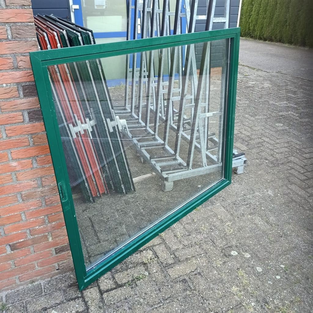 Te koop meerdere dezelfde aluminium kozijnen., Doe-het-zelf en Verbouw, Kozijnen en Schuifpuien, Ophalen, Gebruikt, Raamkozijn