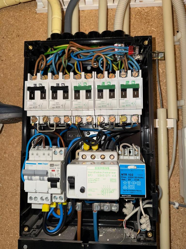Elektriciën Gelderland/Brabant, Diensten en Vakmensen, Elektriciens