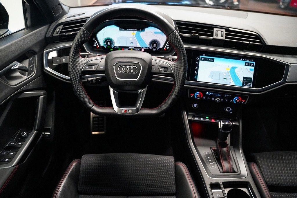 Audi Q3 Sportback 45 TFSI e S-Line Black ed|Trekhaak|20 inch, Gebruikt, Zwart, Zwart, 245 pk