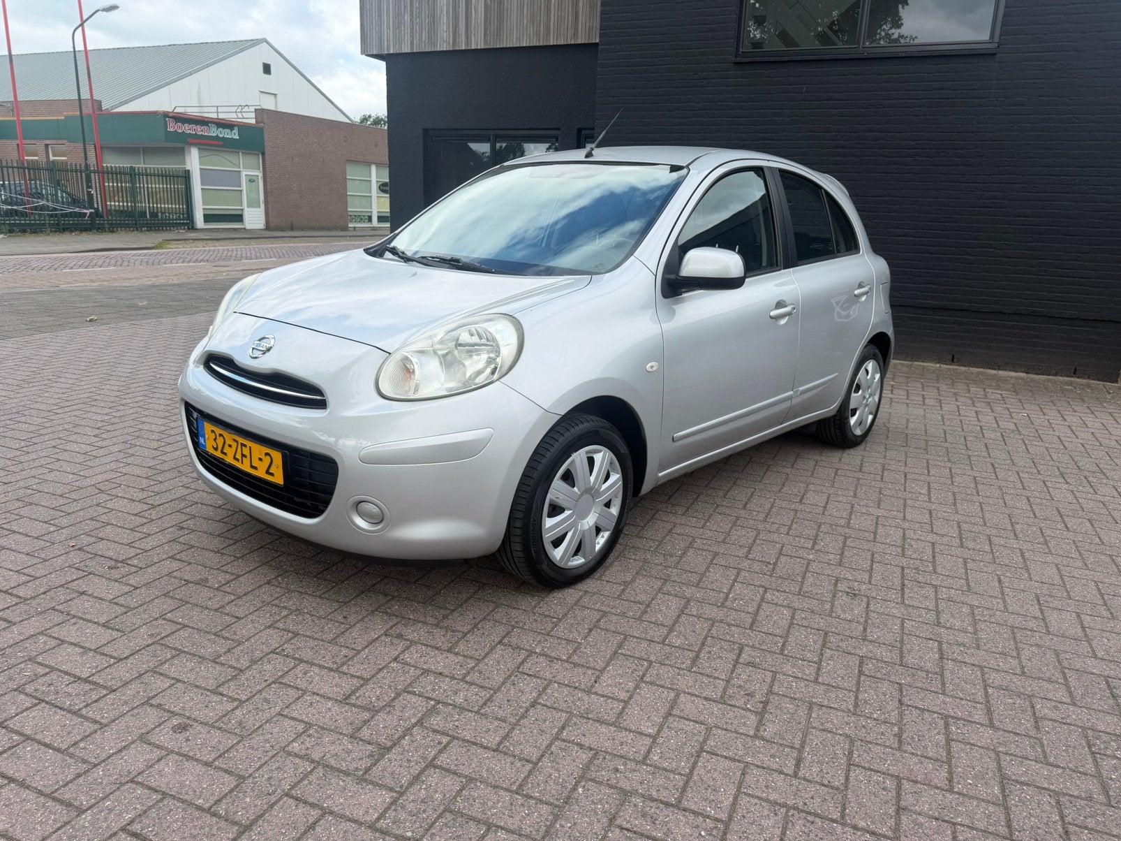 Nissan Micra 1.2 72KW 5DR 2012 Grijs, Auto's, Voorwielaandrijving, Stof, Zwart, 1198 cc