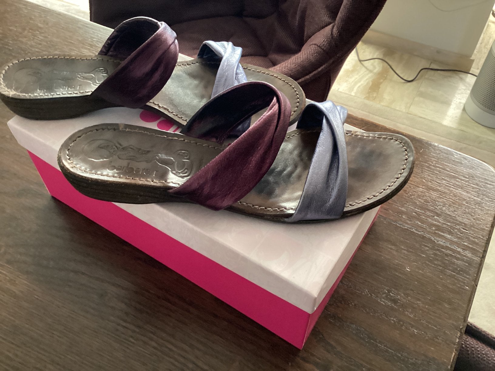 slippers leer paars blauw metallic 40 / slippers beige 39, Kleding | Dames, Schoenen, Overige kleuren, Zo goed als nieuw, Ophalen
