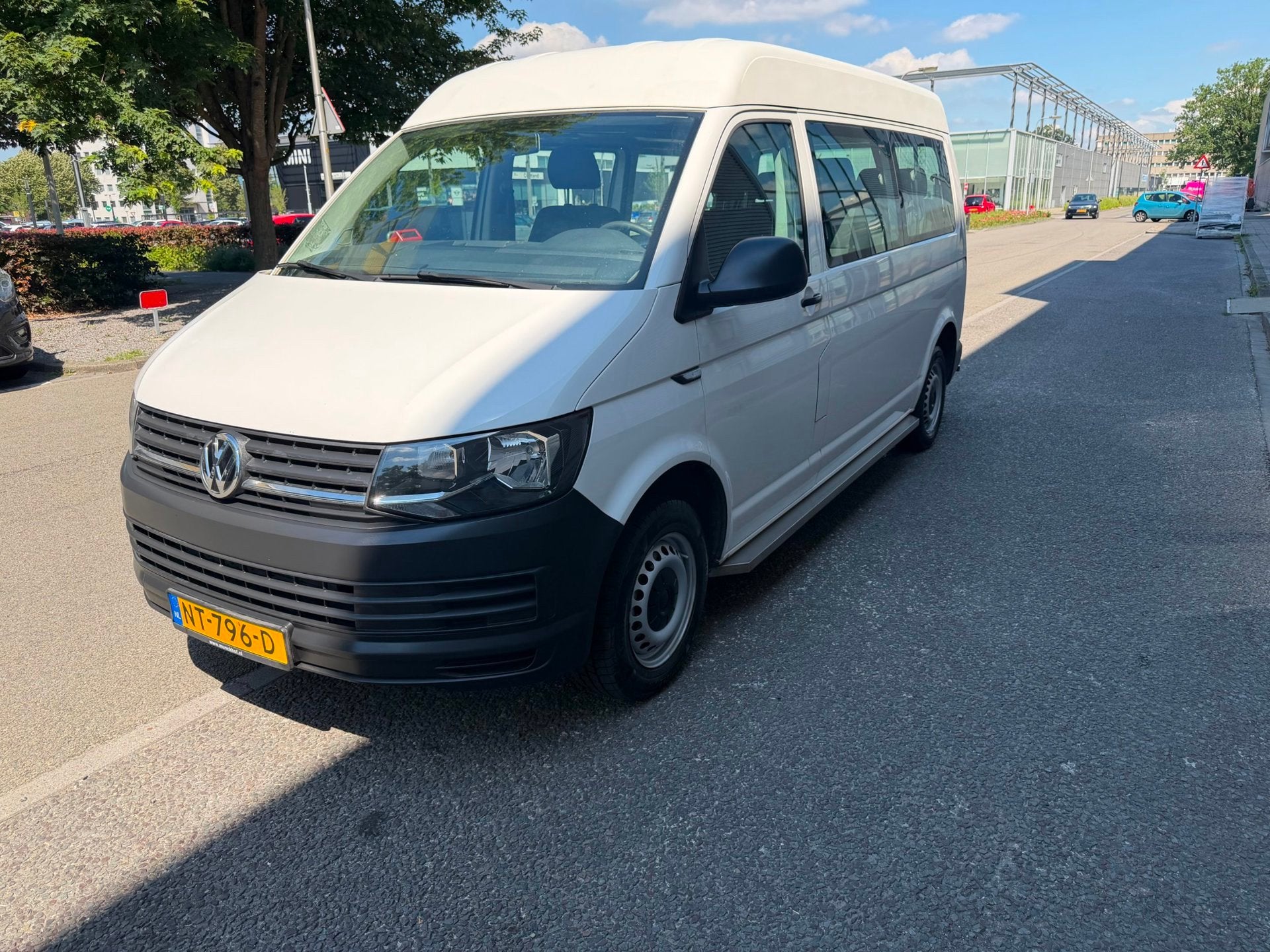 Volkswagen Transporter Kombi 2.0 TSI L2H1 9 persoons export, Auto's, Voorwielaandrijving, Stof, Gebruikt, 2500 kg