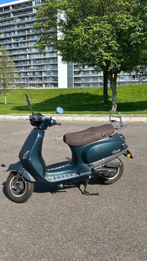 Toscana Dynamic scooter geel kenteken, Fietsen en Brommers, Scooters | Overige merken, Ophalen, Gebruikt, Maximaal 45 km/u, Benzine