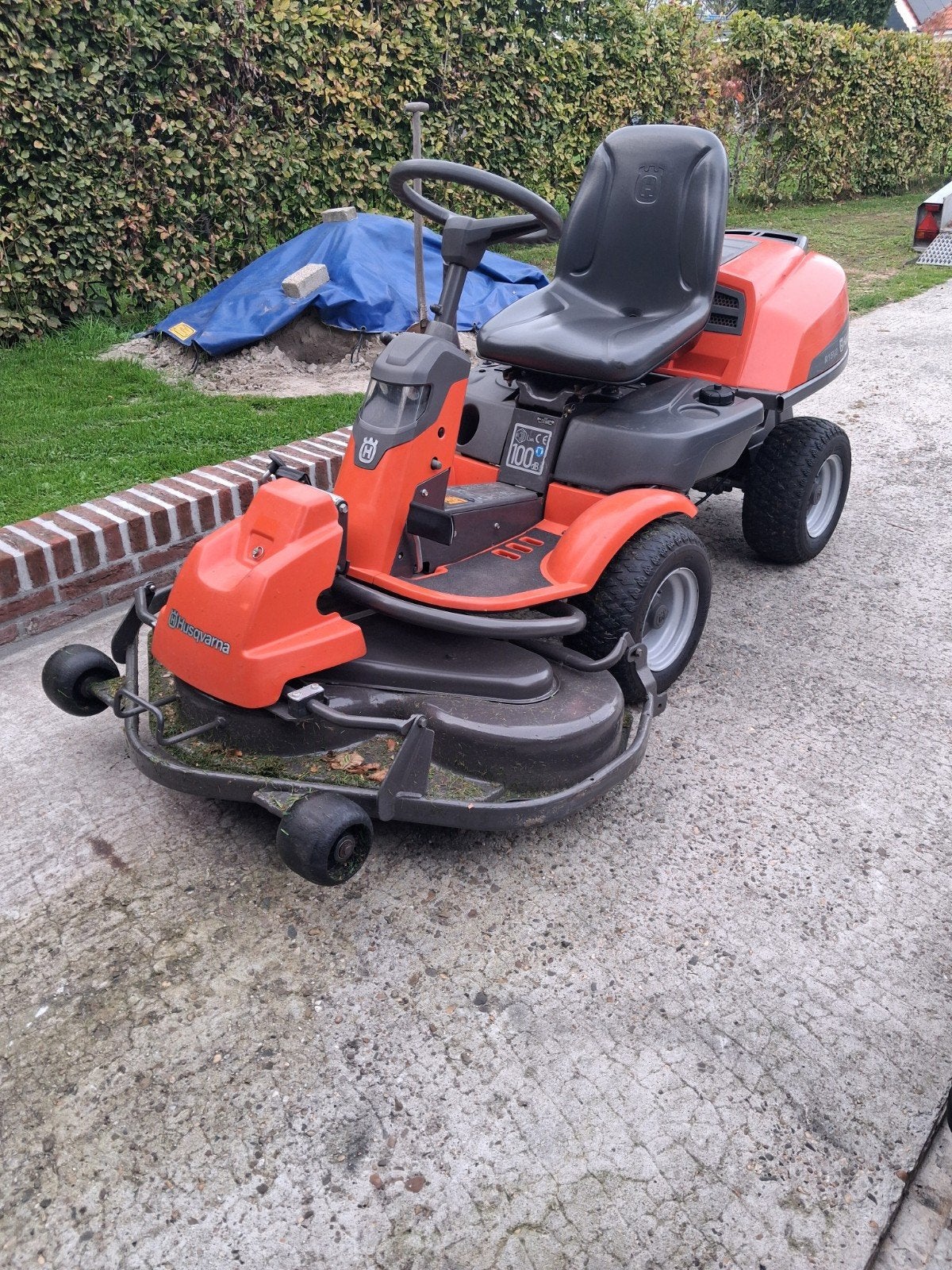komt binnen...Husqvarna Rider 15v2 Combi 112 dek, 198 uur!