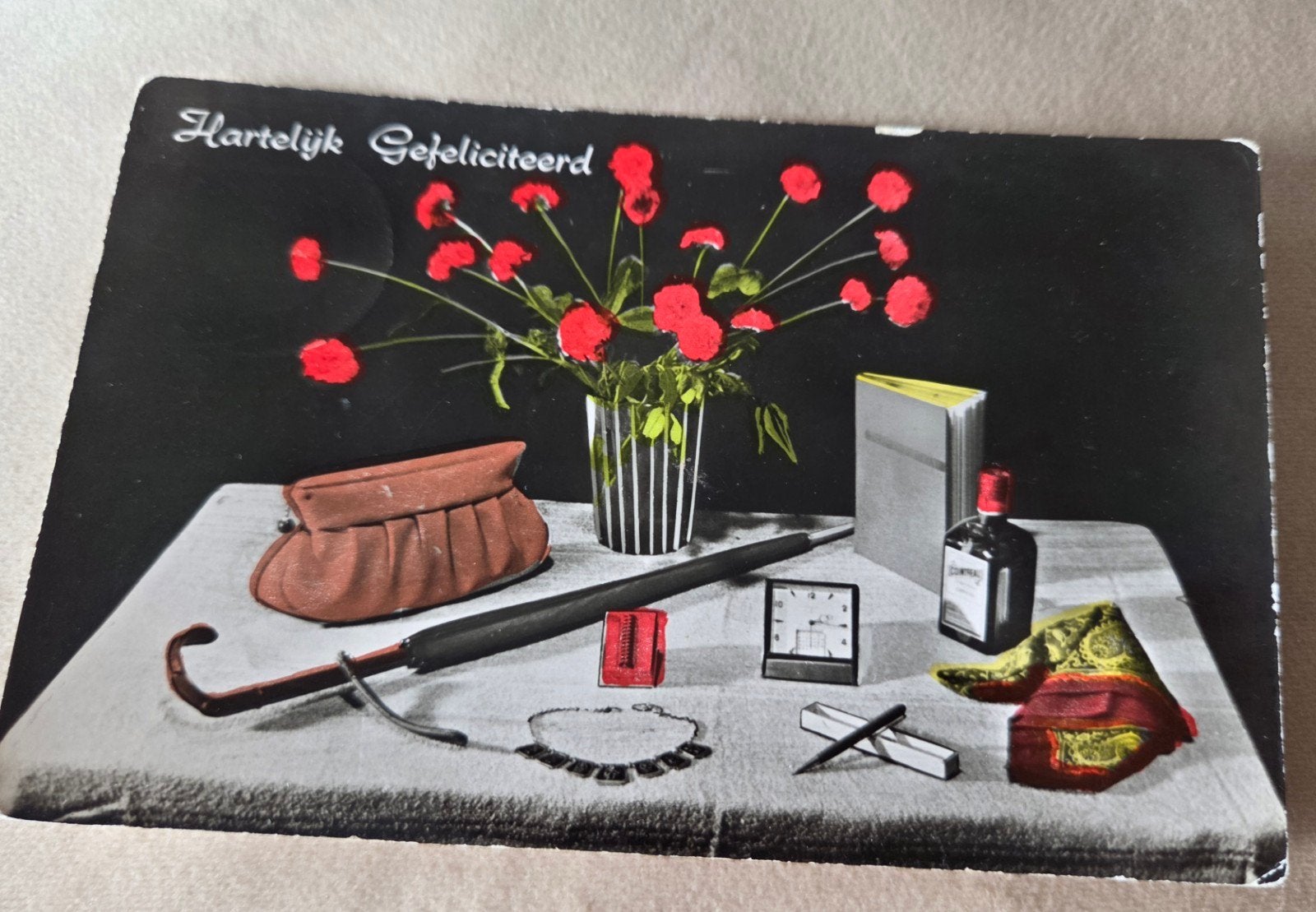 Ansichtkaart 'Hartelijk Gefeliciteerd' - Bloemen en Cadeaus, Verzamelen, Verzenden, 1960 tot 1980, Gelopen, Overige thema's