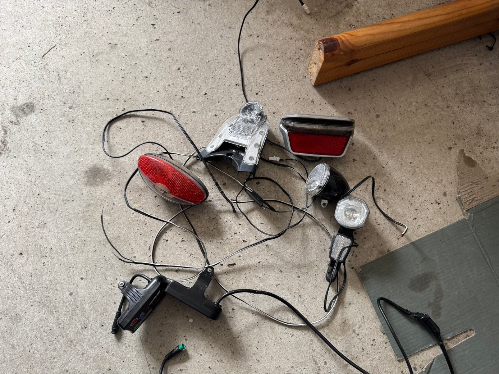 Koplampen, Achterlichten , voorlicht Sparta F8e, F5e Batavus, Ophalen of Verzenden, Zo goed als nieuw, Accu, Achterlicht