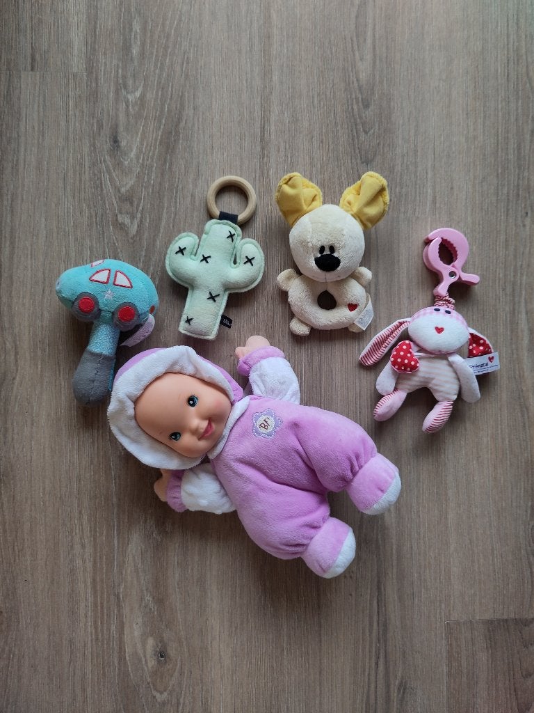 Baby speelgoed set: rammelaars, knuffels en pop, Ophalen of Verzenden, Zo goed als nieuw, Overige typen