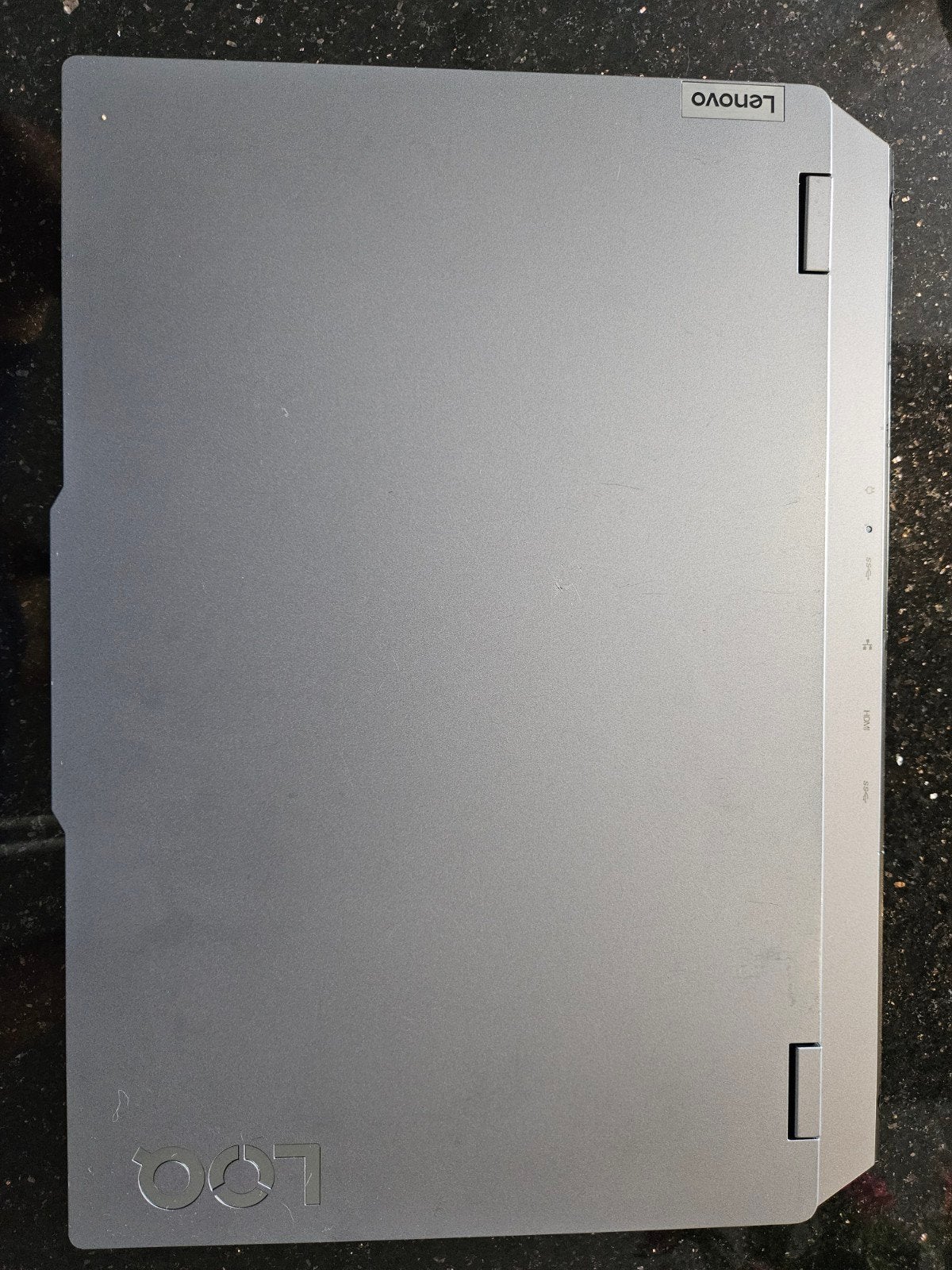 Lenovo LOQ 15ARP8 Gaming Laptop - Zo goed als nieuw