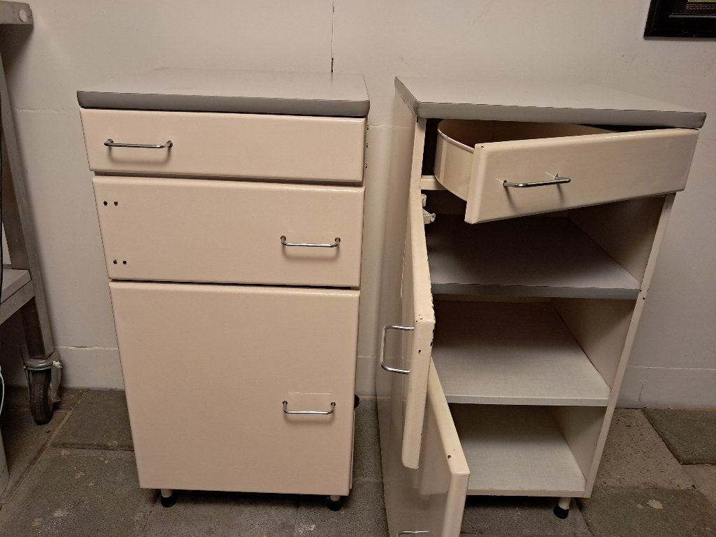vintage nachtkastje ziekenhuis 40,5 L, 41,5 B, 83 H, Ophalen, Minder dan 50 cm, Gebruikt, 1 of 2 laden