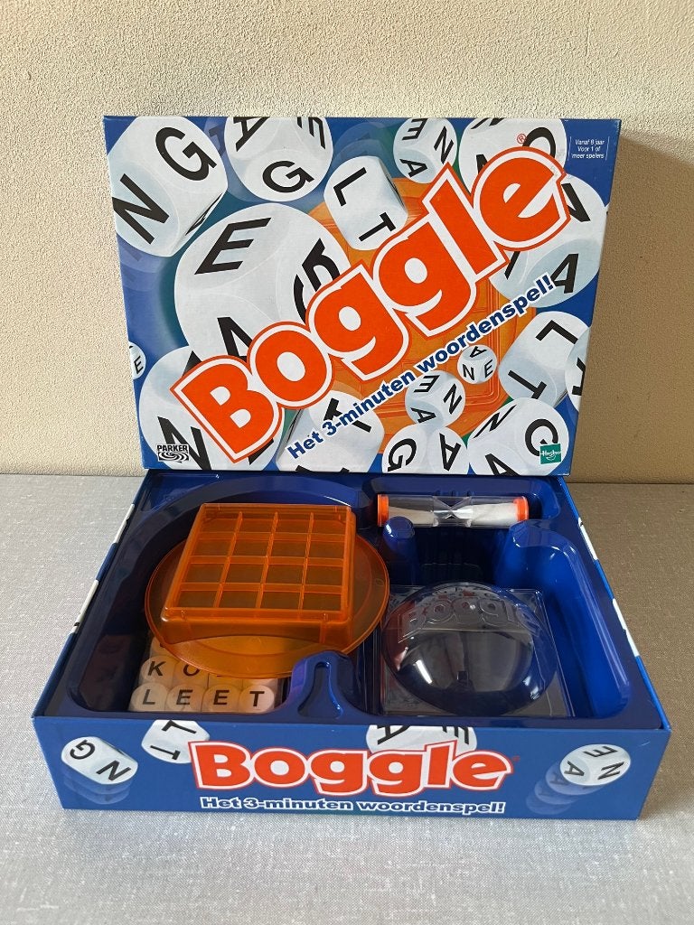 Z.G.A.N. dobbel woord spel BOGGLE helemaal COMPLEET, Een of twee spelers, Ophalen of Verzenden, Zo goed als nieuw, Hasbro / Parker