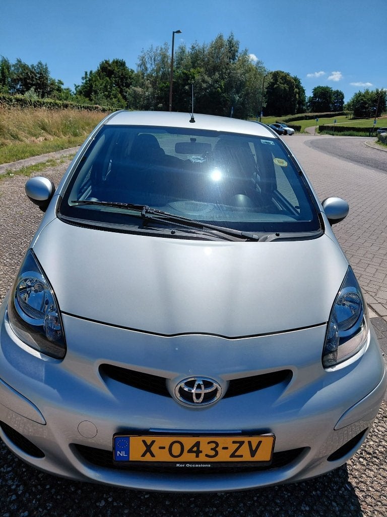 Toyota Aygo 1.0 12V Vvt-i 5DRS 2009 Grijs, Auto's, Voorwielaandrijving, 4 stoelen, 68 pk, Handgeschakeld