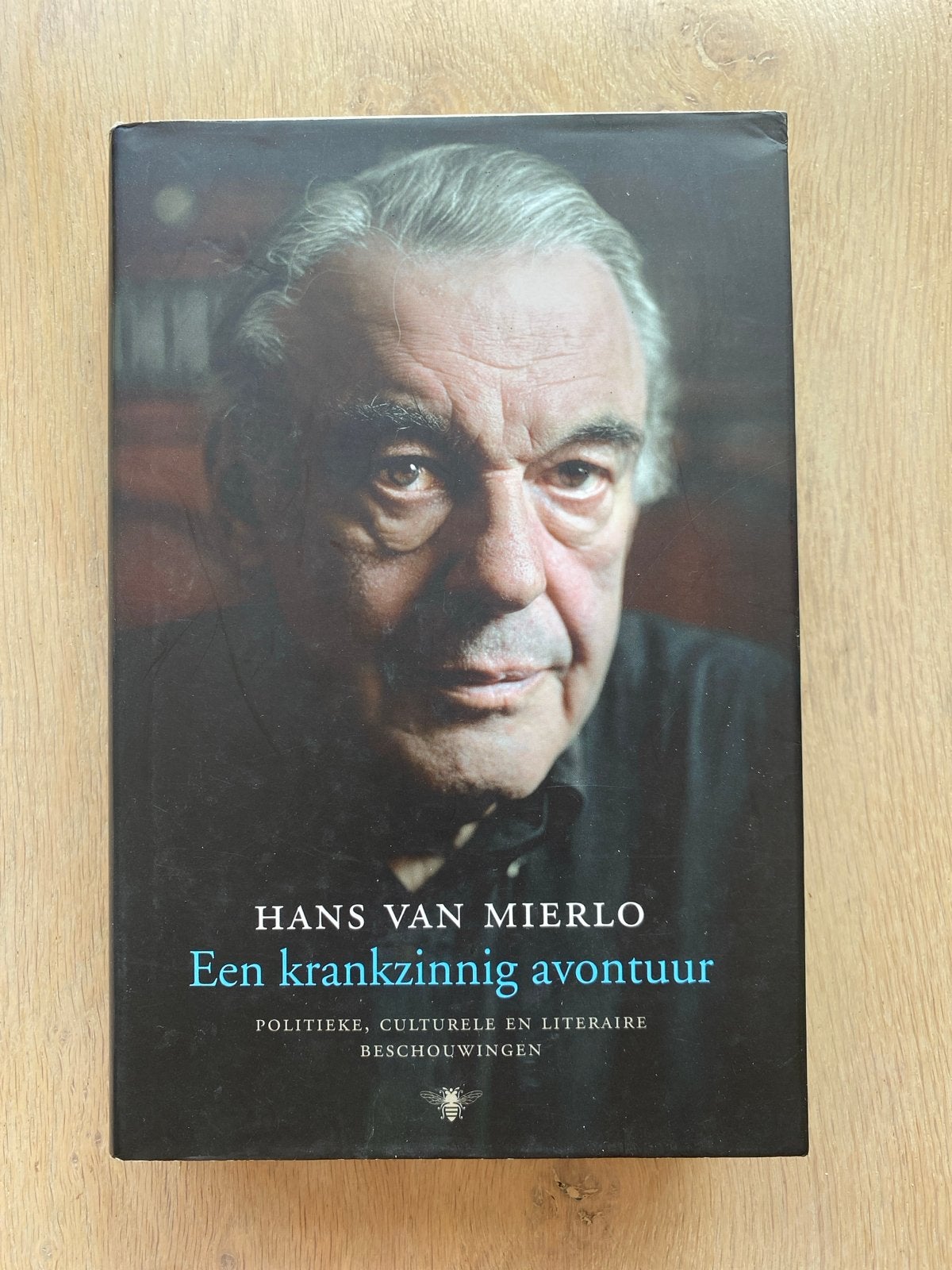 Hans van Mierlo - Een Krankzinnig Avontuur, Boeken, Ophalen of Verzenden, Gelezen, Politiek en Staatkunde, Nederland
