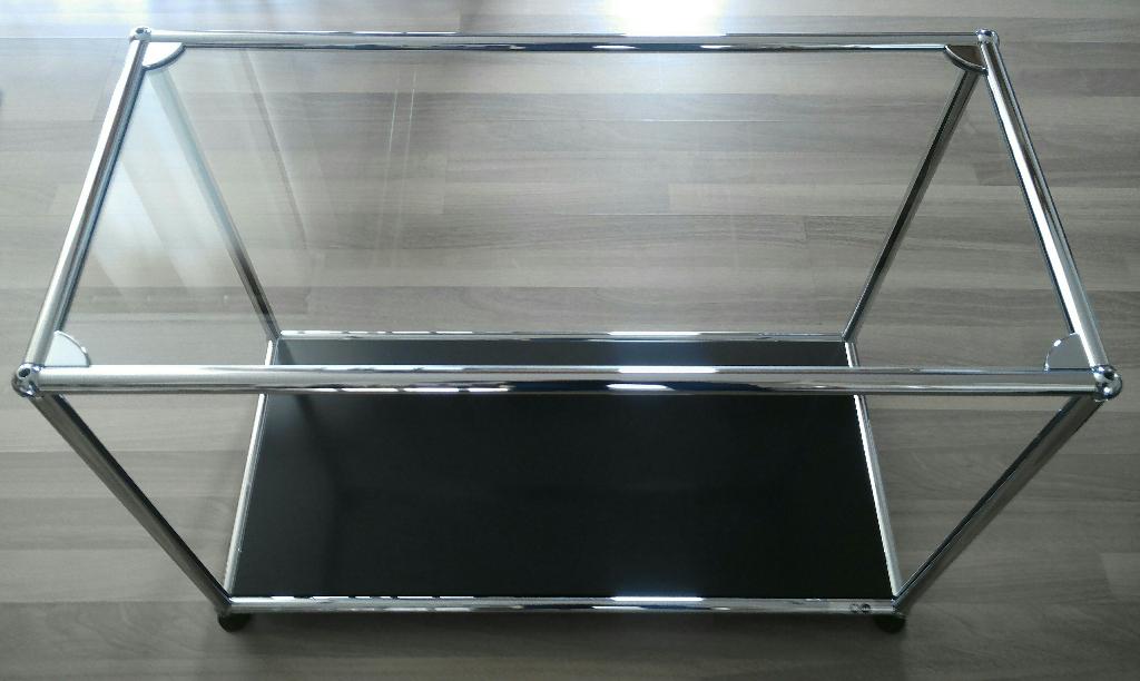 USM Haller bijzettafel zwart of wit met glasplaat, Metaal of Aluminium, Design, 55 tot 75 cm, Zo goed als nieuw