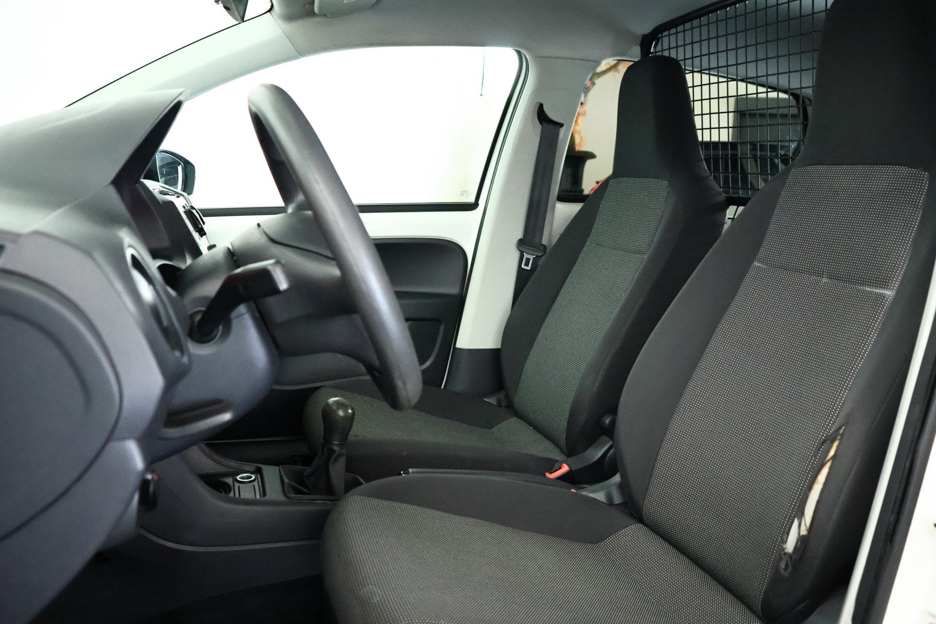 Volkswagen up! 1.0 Load up! BlueMotion / Airco / 4S banden, 12 maanden, Stof, Gebruikt, 60 pk