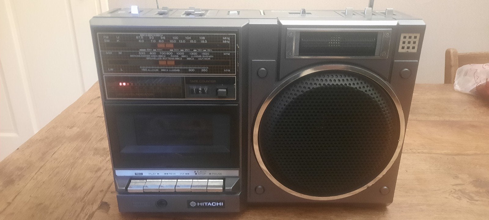Draagbare  Hitachi TRK-2200E Radio Cassette Recorder, Ophalen of Verzenden, Gebruikt, Transistorradio