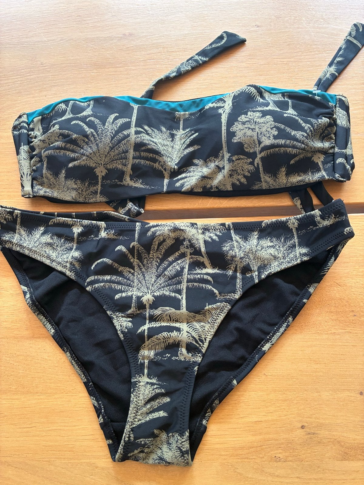 Beachwave bikini 42/44 nieuw zwart 2 modellen zwart, Ophalen of Verzenden, Nieuw, Zwart, Bikini